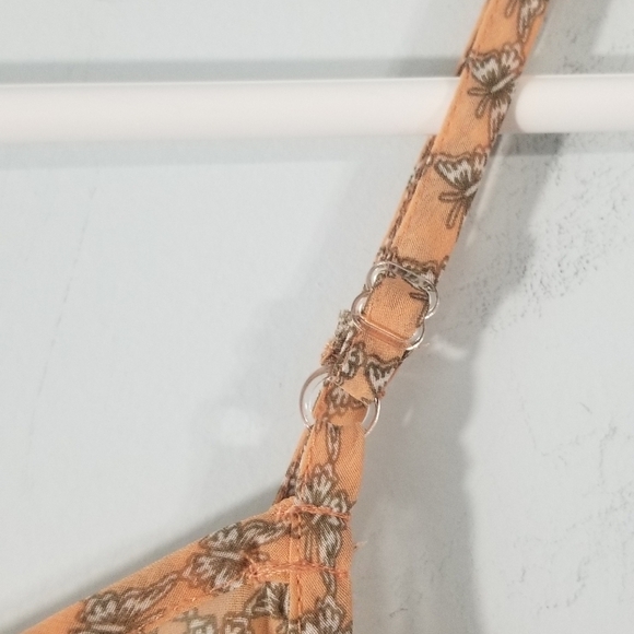 Forever 21 Sheer Ruffled Butterfly V-Neck Tank Top w/ Adjustable Straps. Size M. - Picture 5 of 6